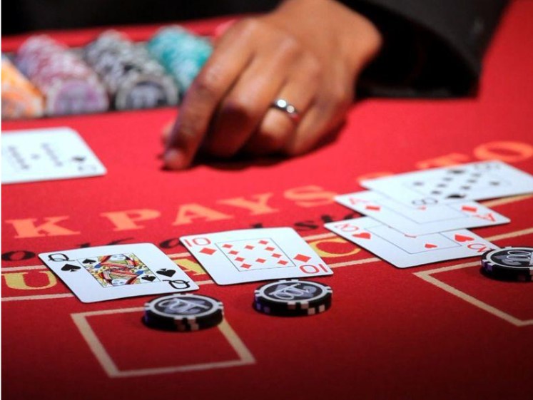 25 Trò chơi Blackjack 3 hand là gì